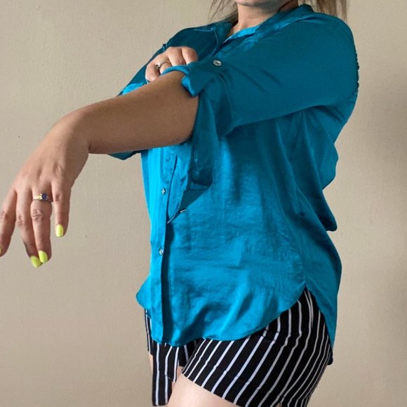 DKNY peacock colored Sz XS button up blouse Roll Up Long Sleeve Silky Feeling - Picture 2 of 15